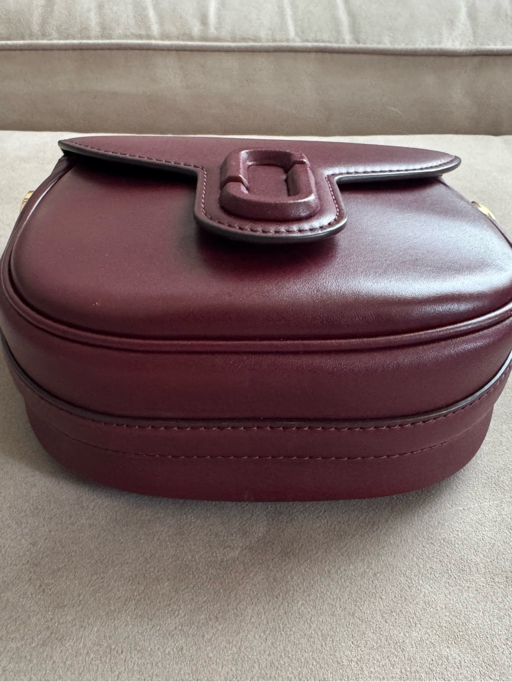 Marc Jacobs The Covered J Marc Saddle Bag in cherry maroon wine red - Picture 5 of 15